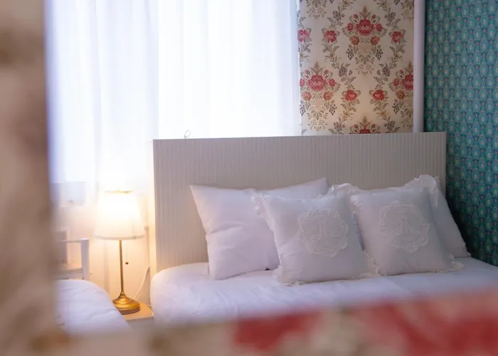 Hongdae Red Road 4 Beds, Near Mangwon & Sangsu * 首爾