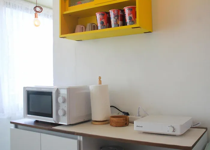 Hongdae Red Road 4 Beds, Near Mangwon & Sangsu 首爾