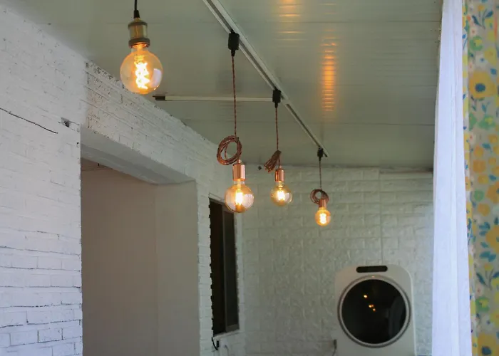 Hongdae Red Road 4 Beds, Near Mangwon & Sangsu 公寓