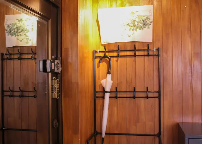 Hongdae Red Road 4 Beds, Near Mangwon & Sangsu * 首爾